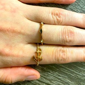 Set of two gold coloured rings